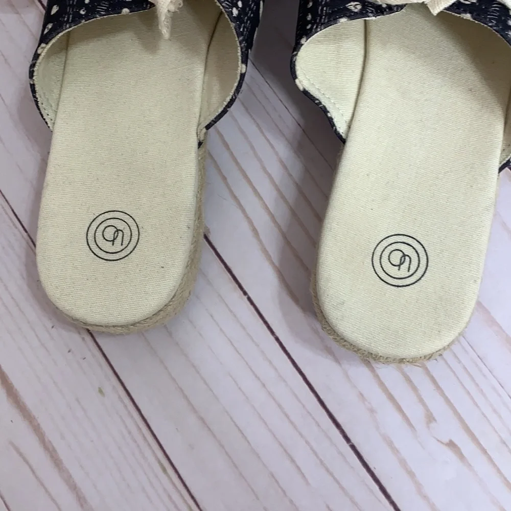 Urban Outfitters uo block